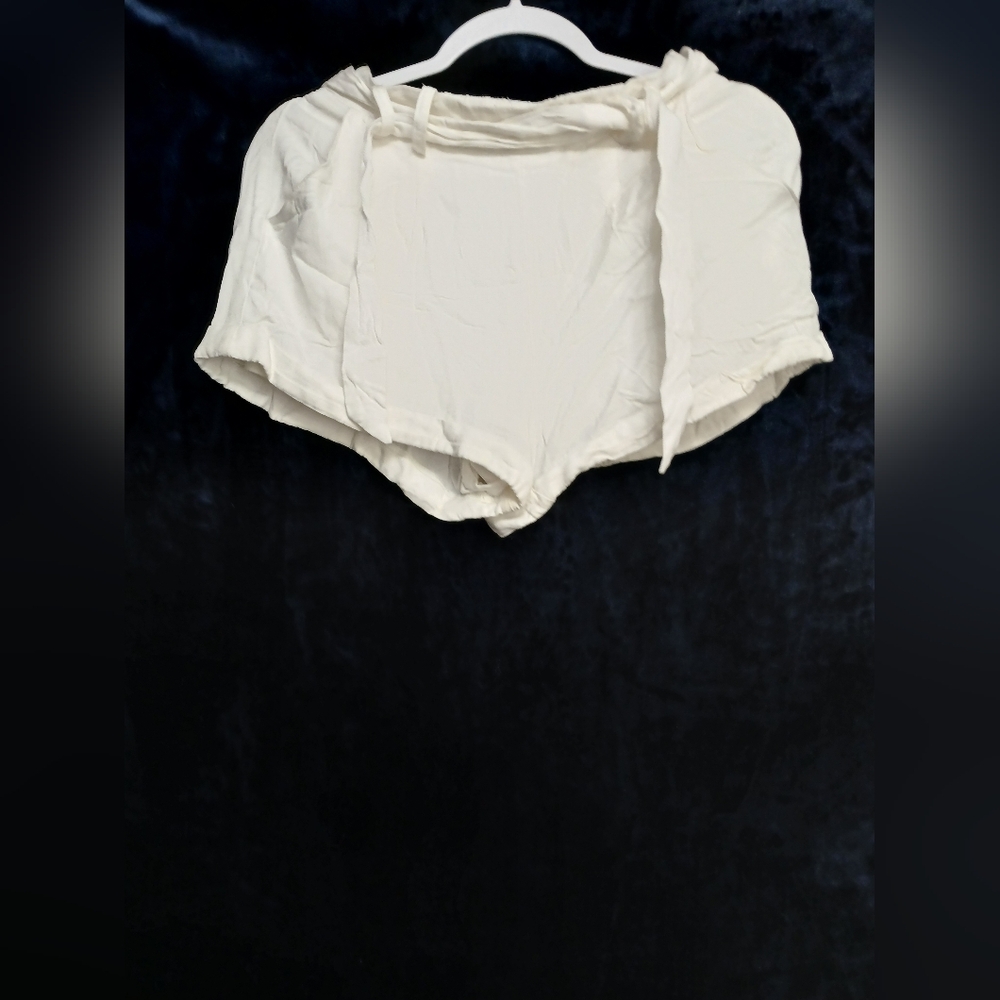Chic High Waist Cream Shorts